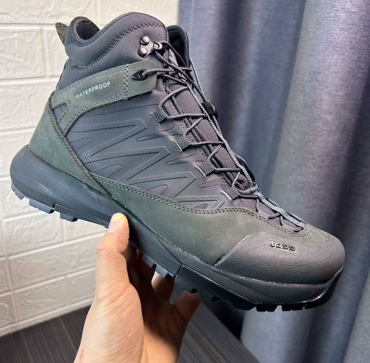 Chaussures de randonnée montan - Streetwear Brand avis et prix